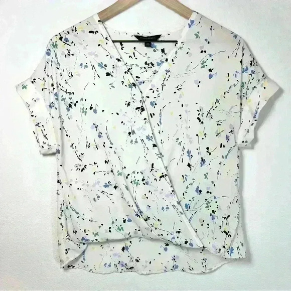 Banana Republic Women’s Wrap-Front White Floral Top Size XS - Picture 5 of 14